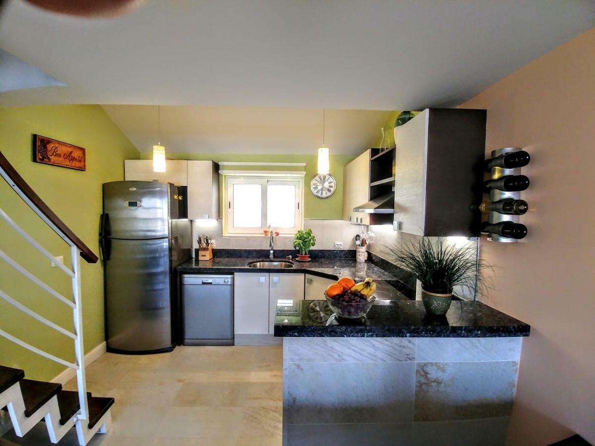 Beautiful 2 Bedroom 2 Bathroom Sea View, Free Parking Дубровник Екстериор снимка