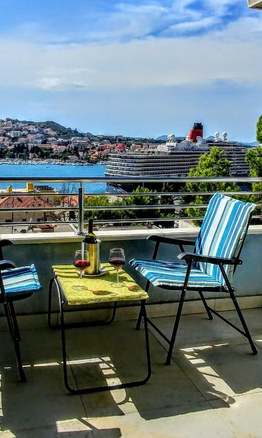 Beautiful 2 Bedroom 2 Bathroom Sea View, Free Parking Дубровник Екстериор снимка