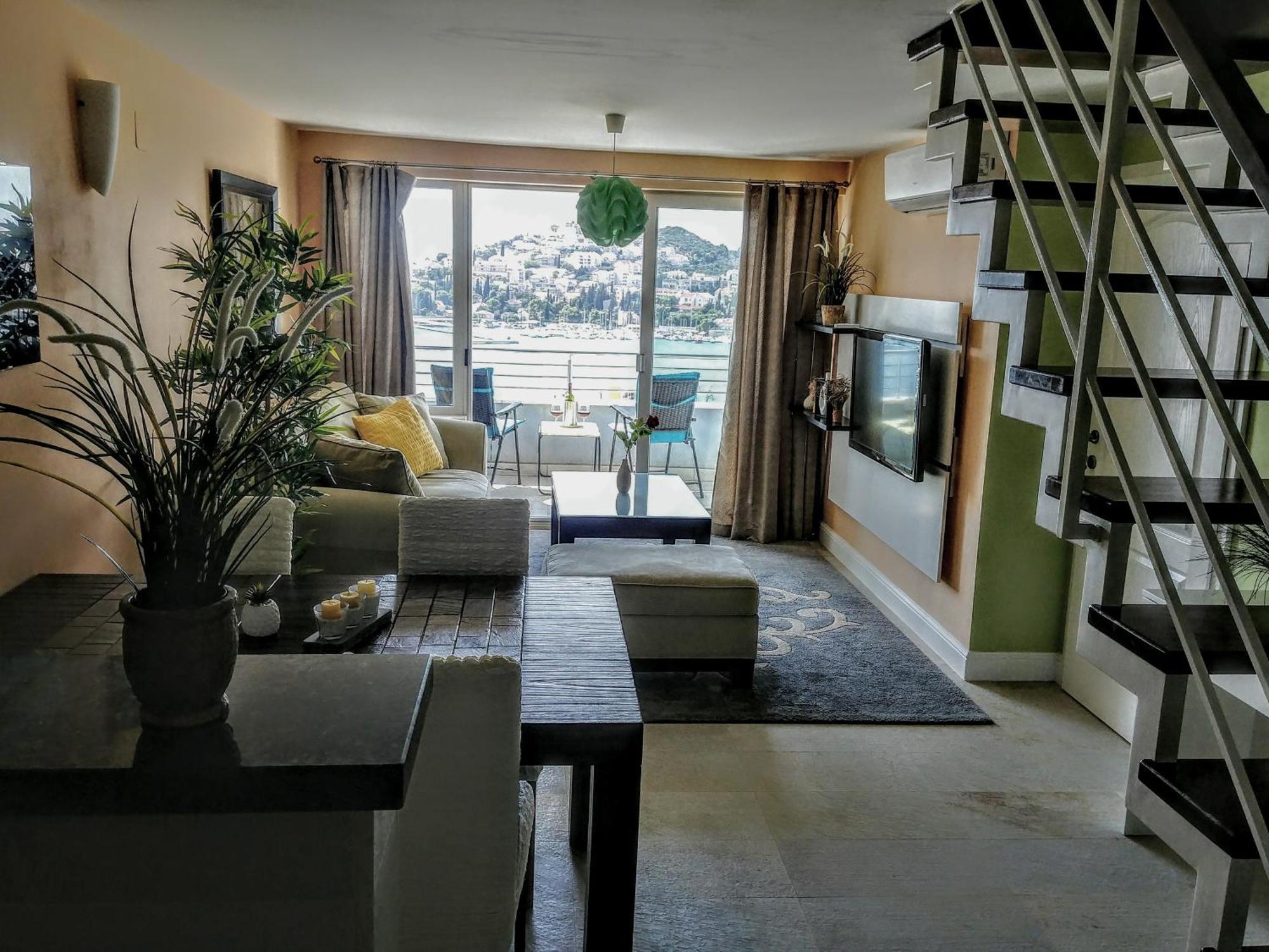 Beautiful 2 Bedroom 2 Bathroom Sea View, Free Parking Дубровник Екстериор снимка