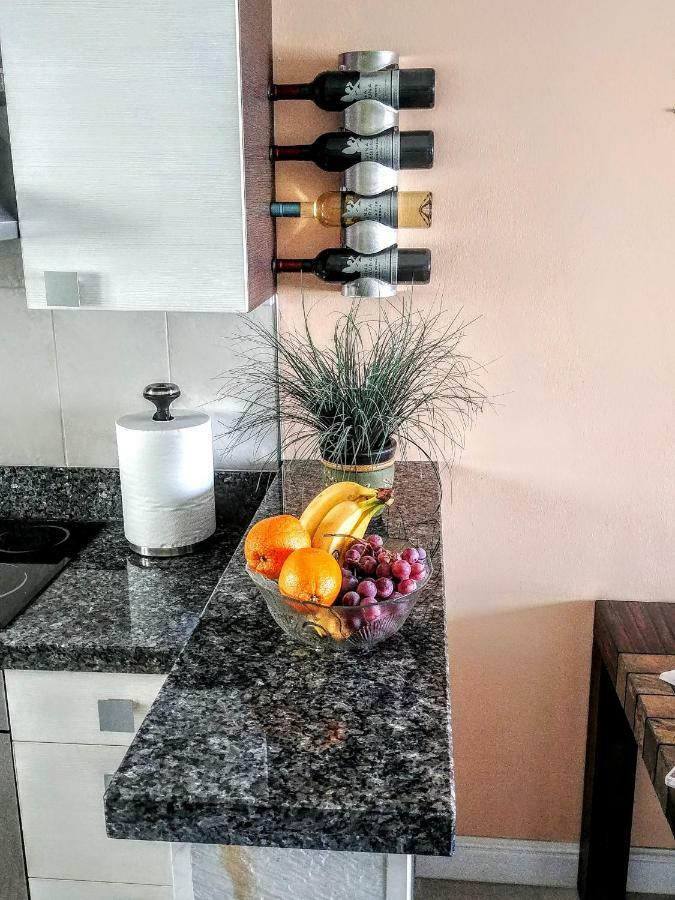 Beautiful 2 Bedroom 2 Bathroom Sea View, Free Parking Дубровник Екстериор снимка